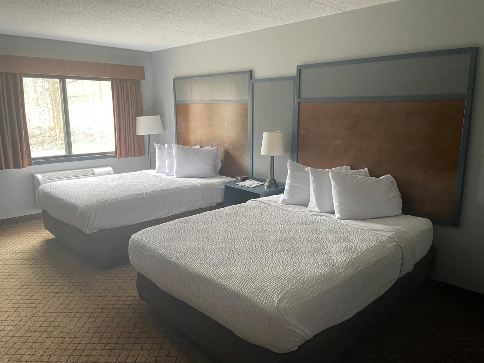 AmericInn by Wyndham Hartford WI Eksteriør bilde