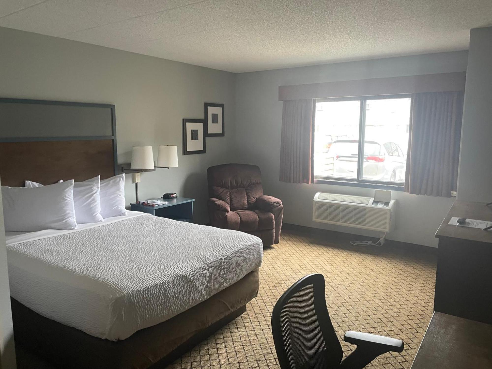 AmericInn by Wyndham Hartford WI Eksteriør bilde