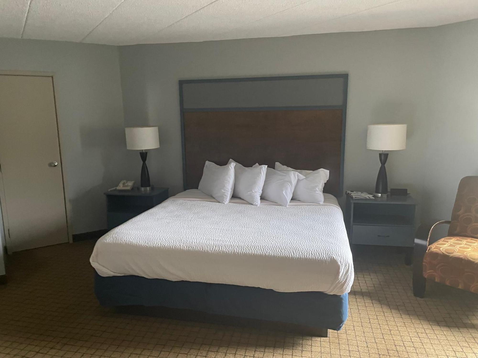 AmericInn by Wyndham Hartford WI Eksteriør bilde