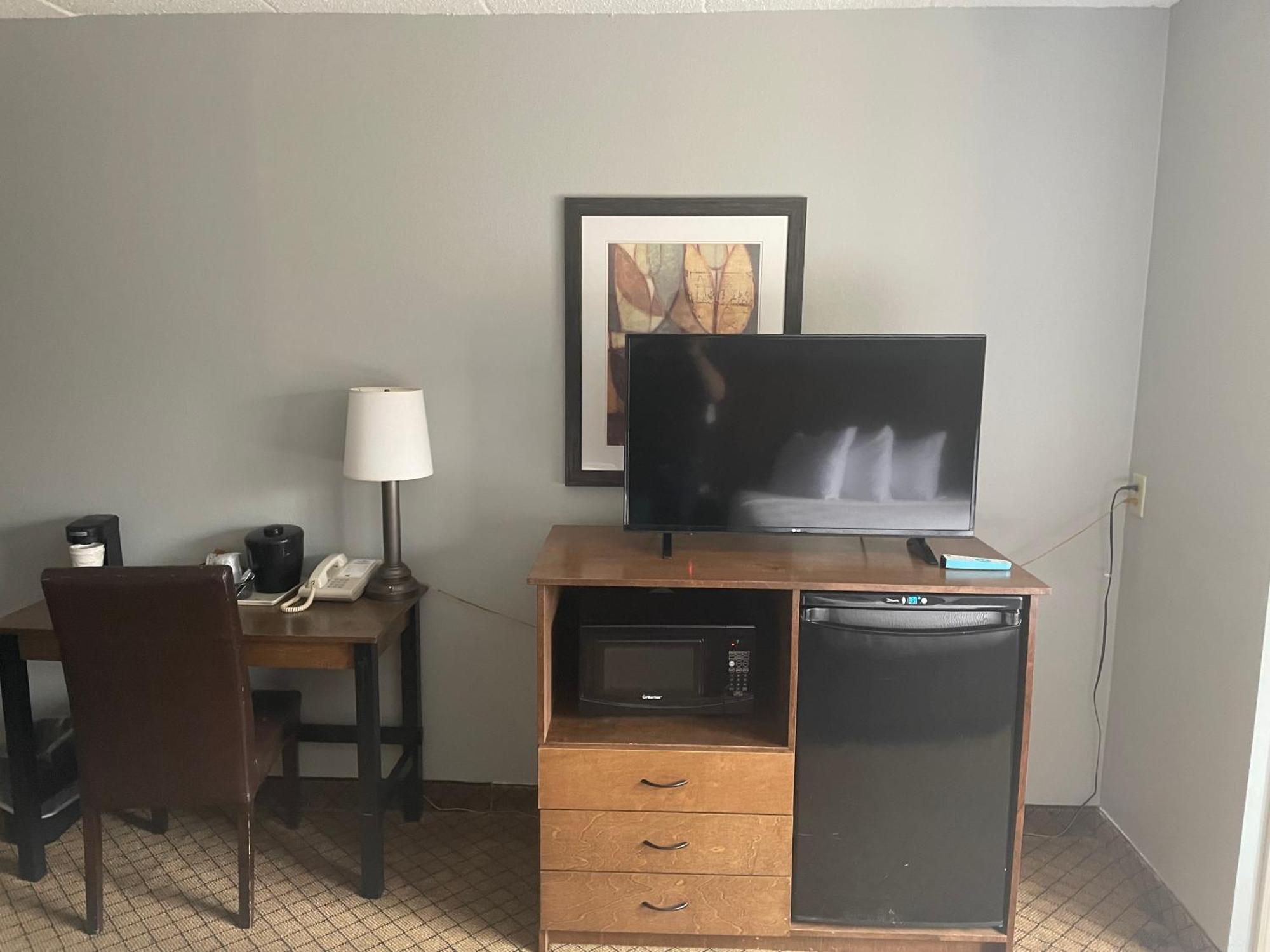AmericInn by Wyndham Hartford WI Eksteriør bilde