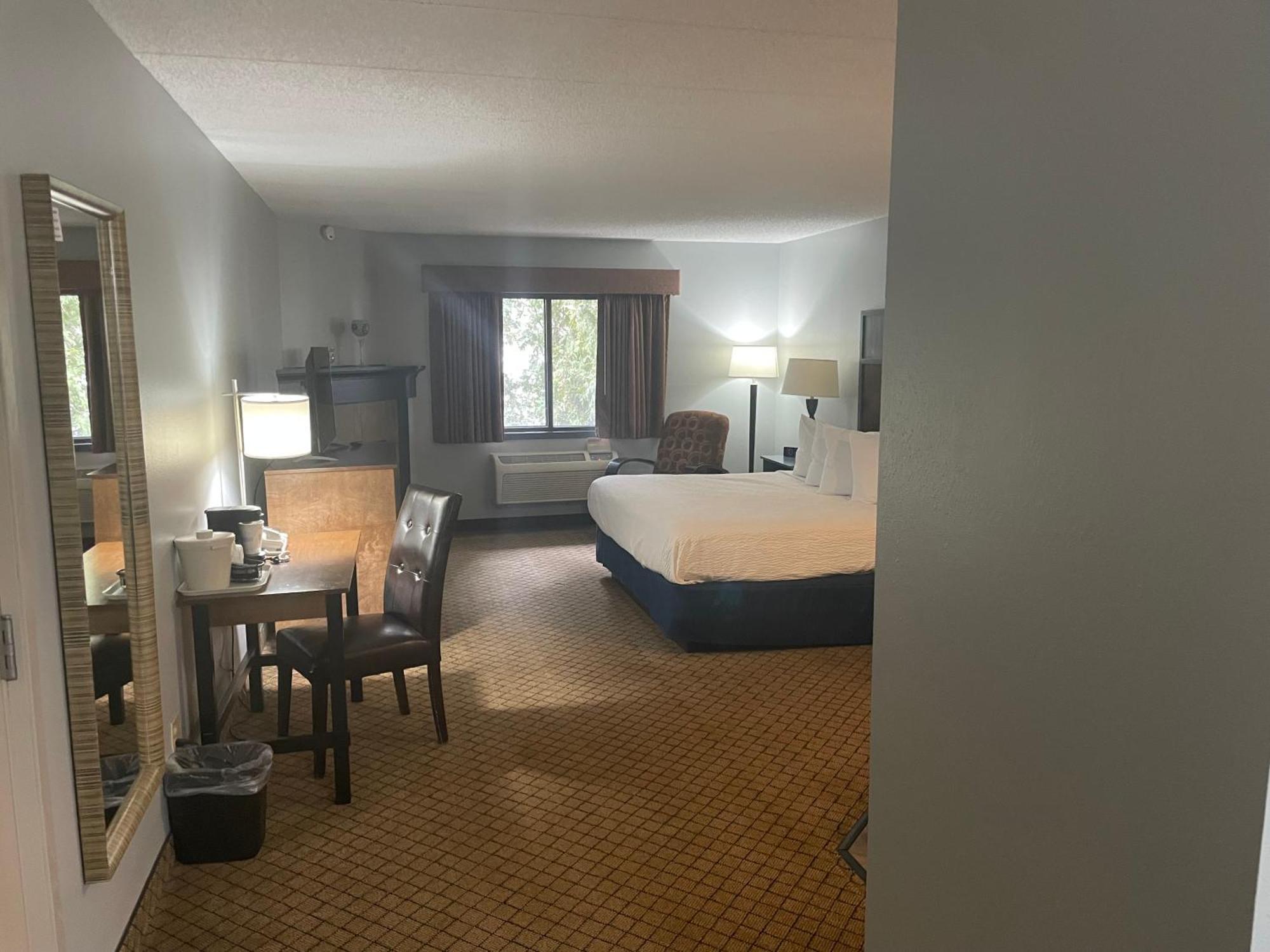 AmericInn by Wyndham Hartford WI Eksteriør bilde