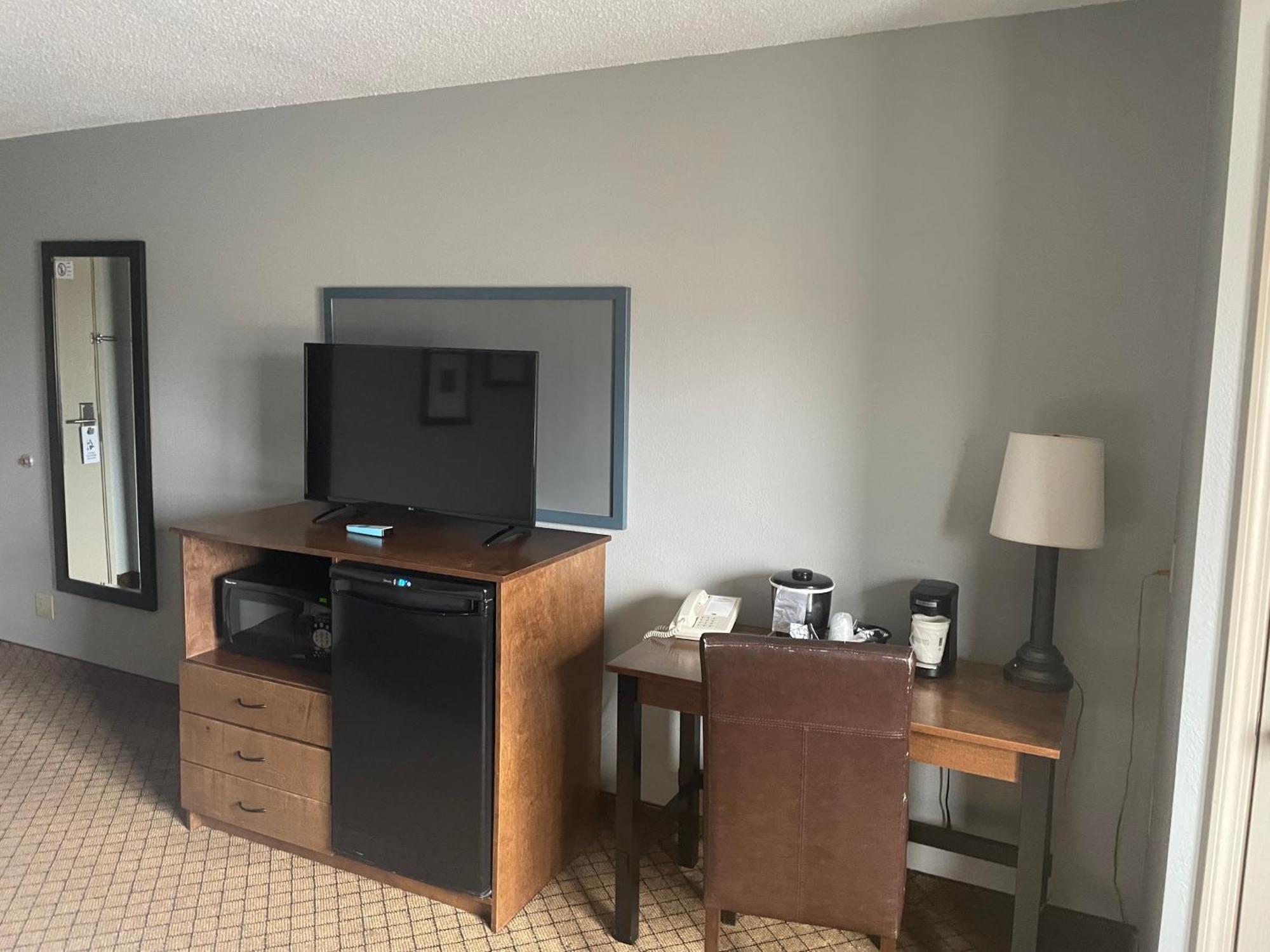 AmericInn by Wyndham Hartford WI Eksteriør bilde