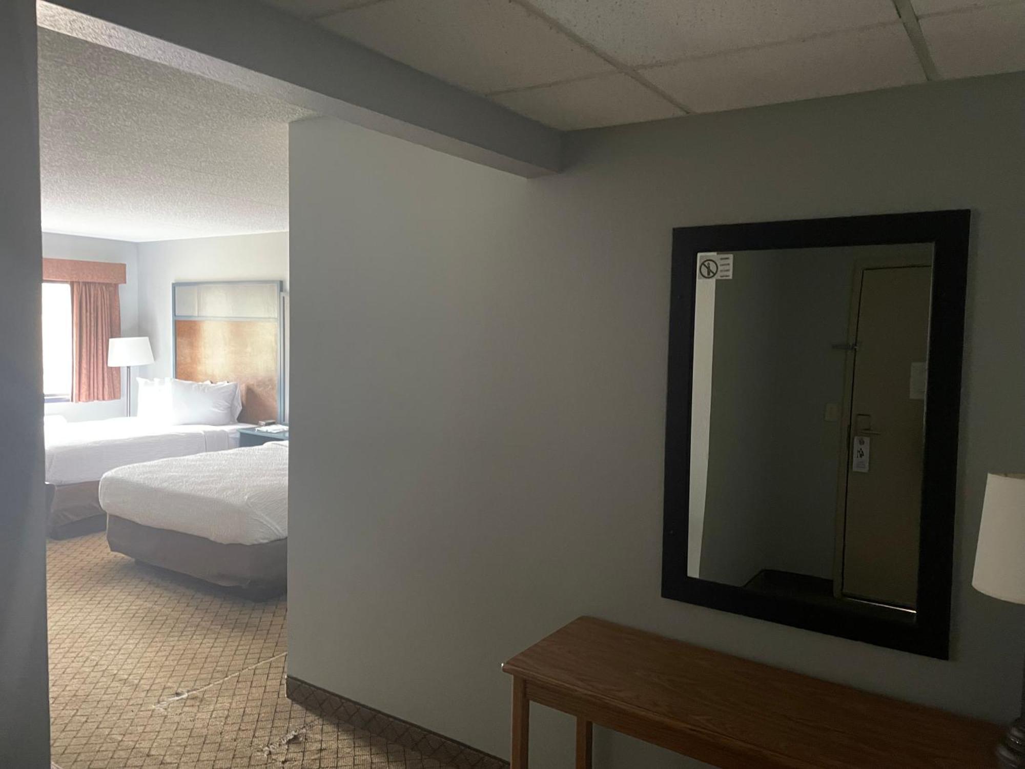 AmericInn by Wyndham Hartford WI Eksteriør bilde