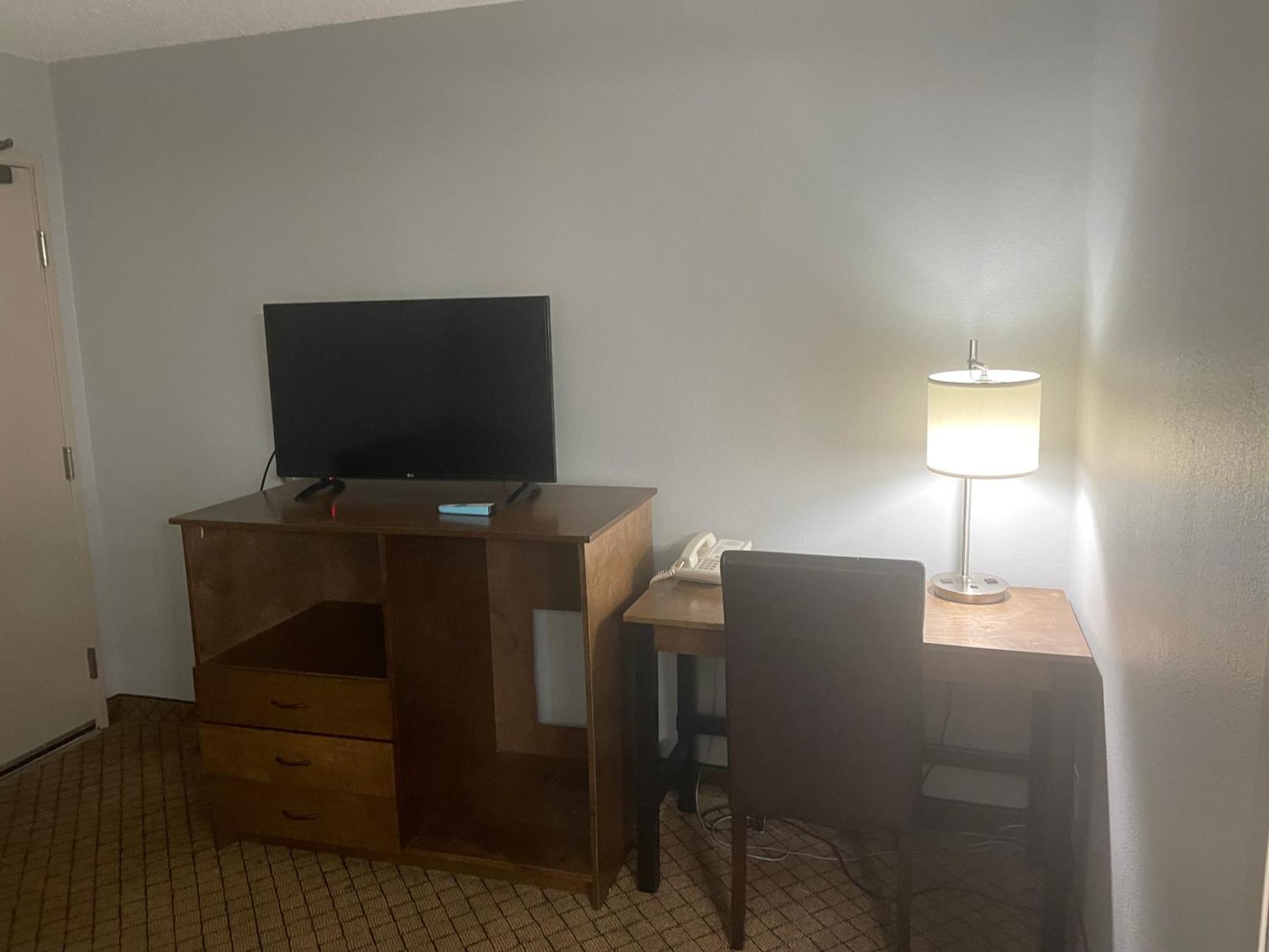 AmericInn by Wyndham Hartford WI Eksteriør bilde