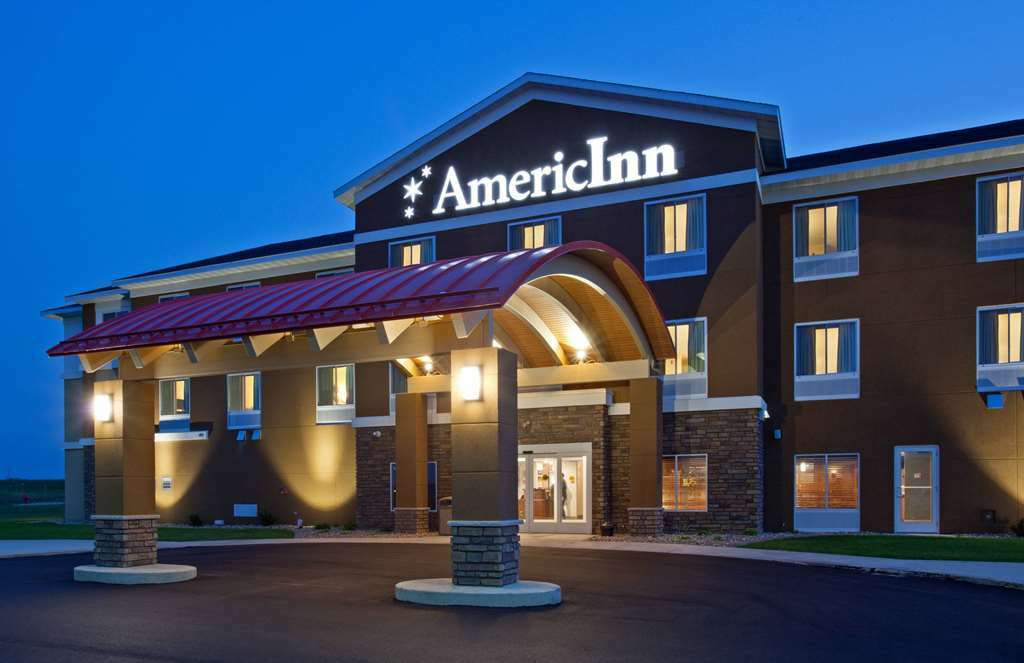 AmericInn by Wyndham Hartford WI Eksteriør bilde